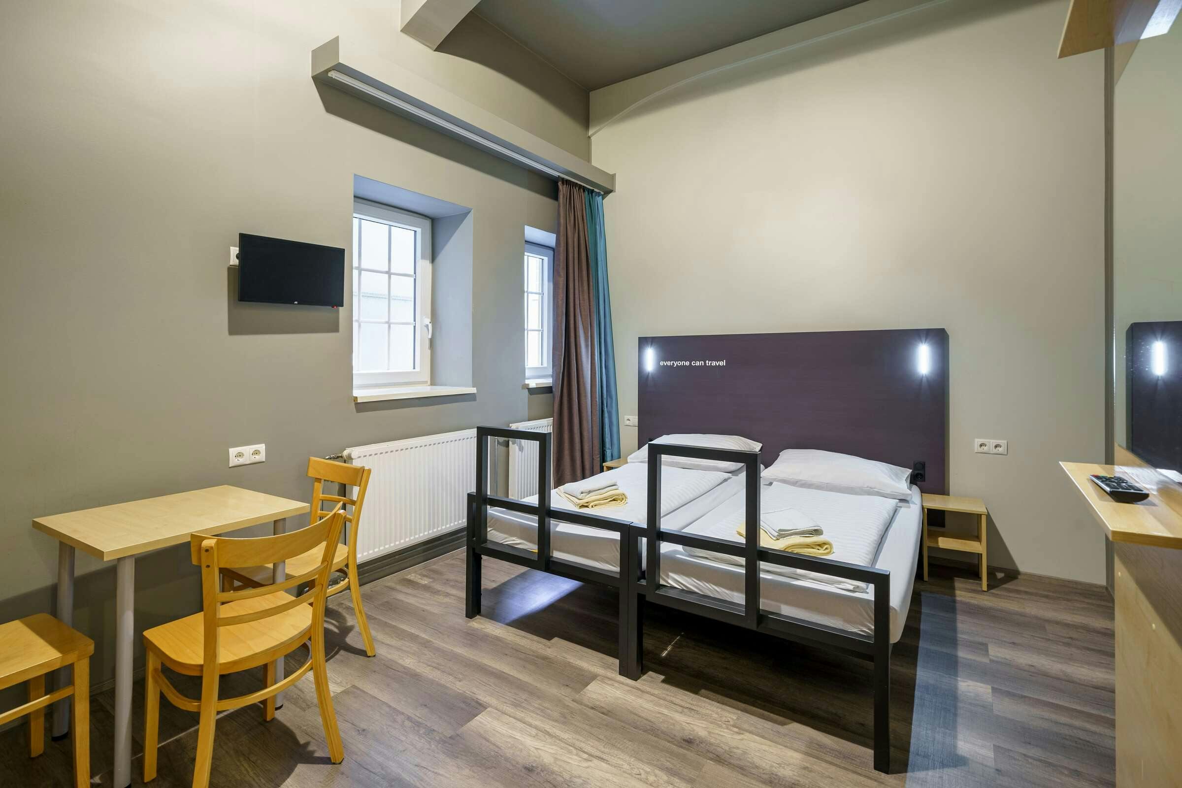 Hotel a&o Salzburg Hauptbahnhof photo 2