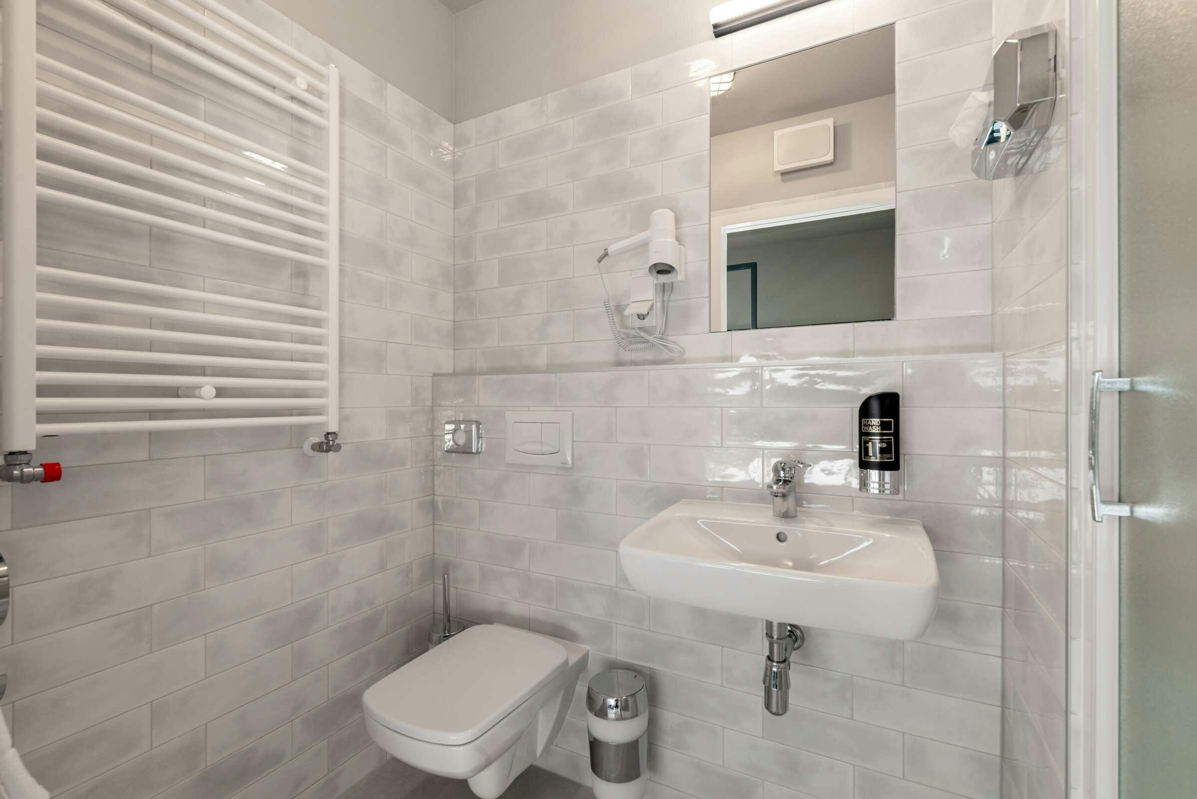 Hotel a&o Warschau Wola photo 4