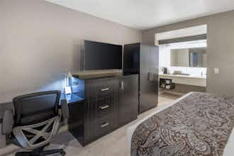 Hotel Sure Stay Plus By Best Western Santa Clara Silicon Valley photo 5