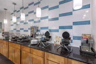 Hotel Sure Stay Plus Hotel By Best Western Niagara Falls East photo 4