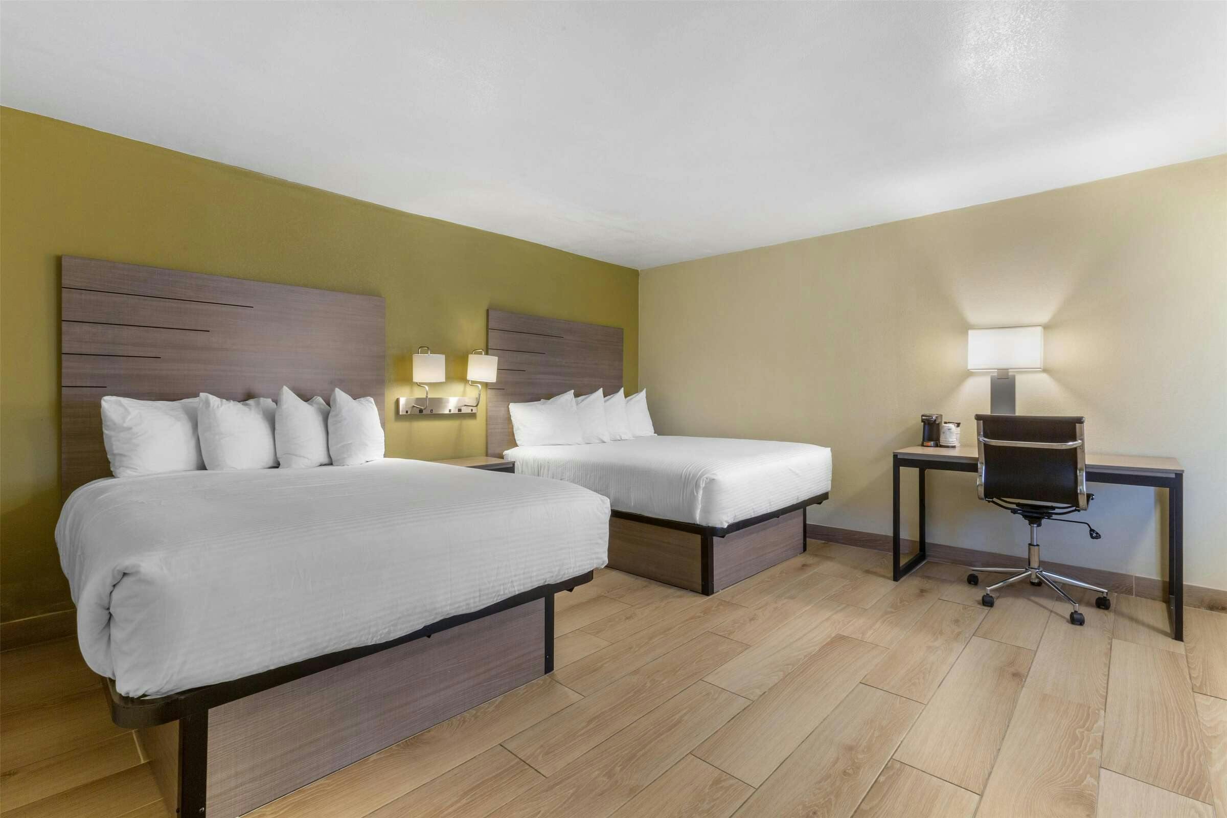 Hotel SureStay By Best Western Chambers Petrified Forest photo 2