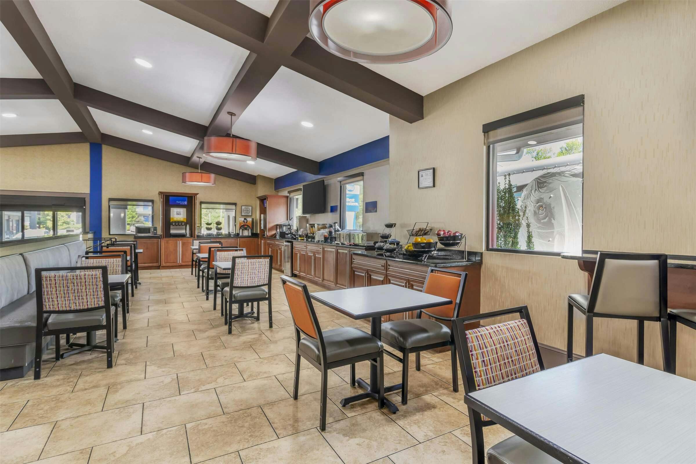 Hotel Best Western Asheville Tunnel Road photo 4