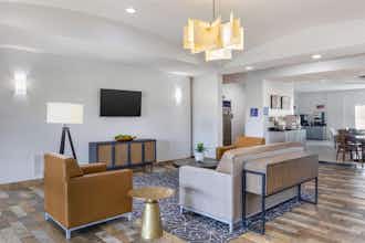 Hotel Best Western Plus Fort Worth Forest Hill Inn & Suites photo 3