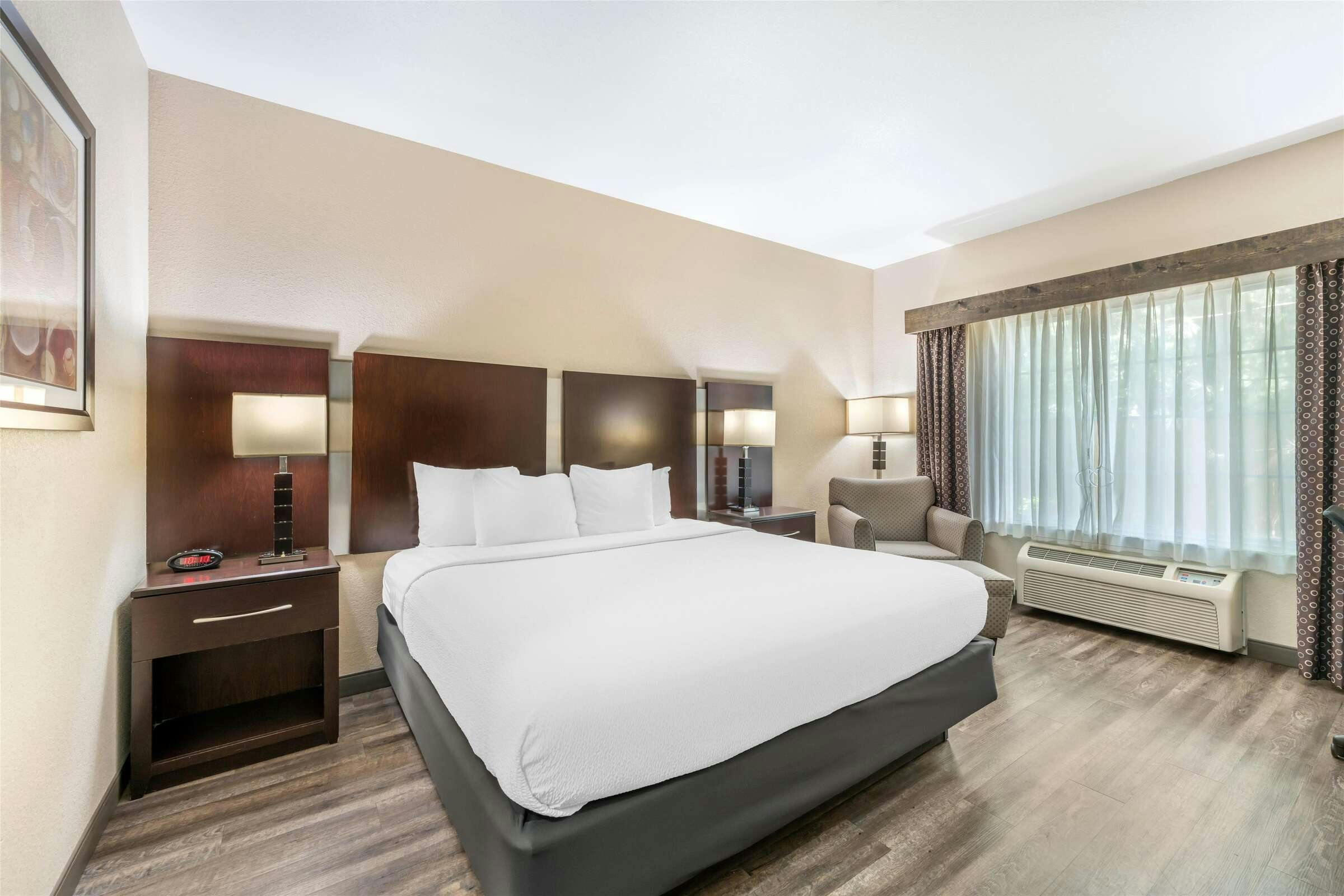 Hotel Best Western Plus Eastgate Inn & Suites photo 1