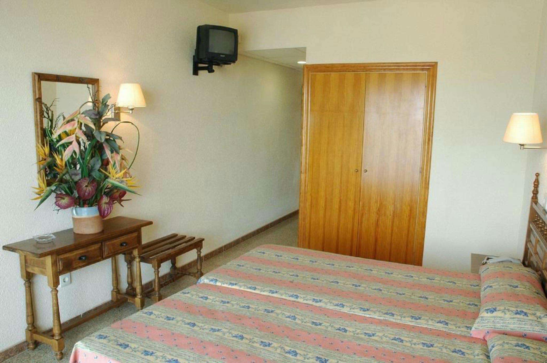 Hotel htop Molinos Park photo 2