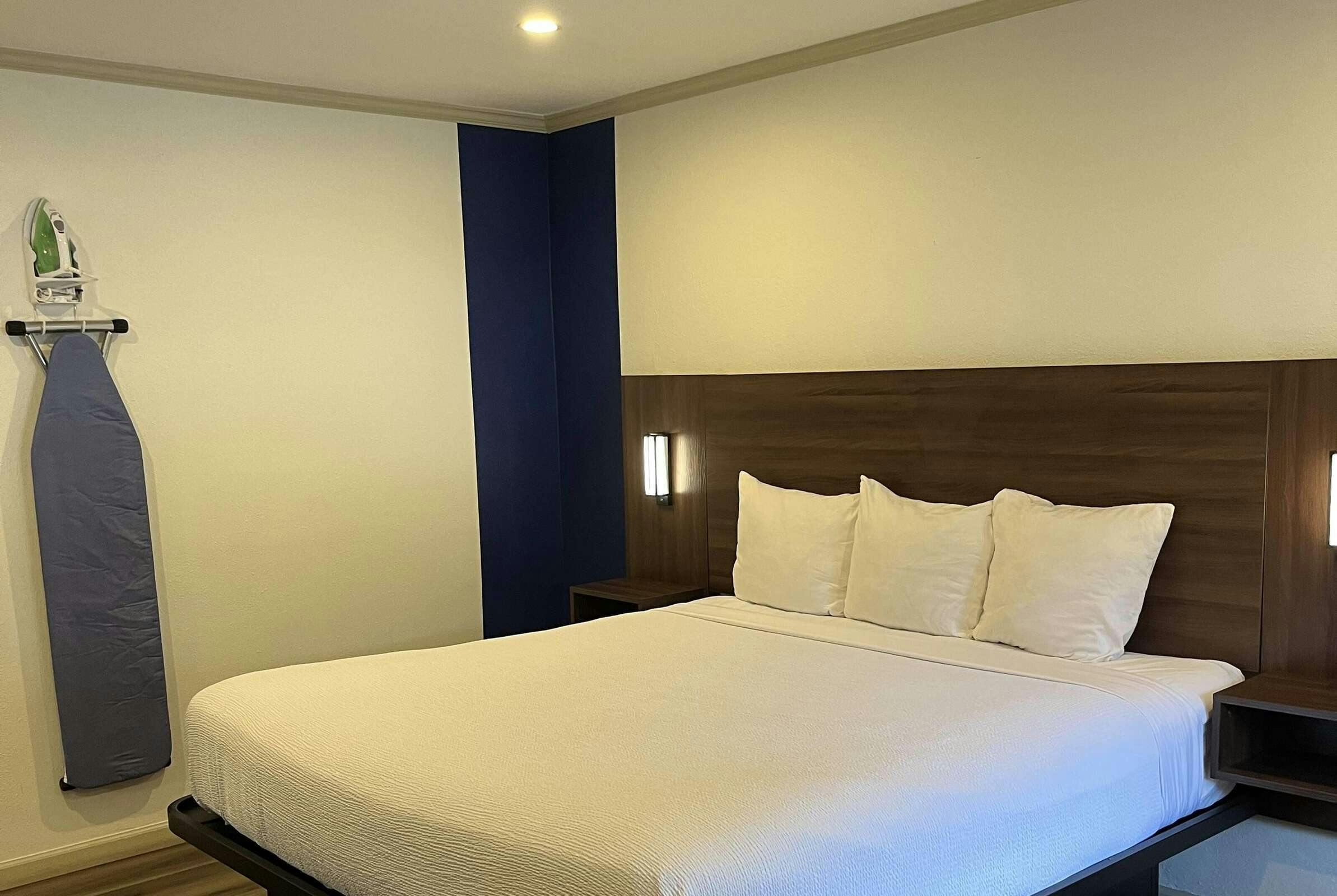 Travelodge by Wyndham Bainbridge