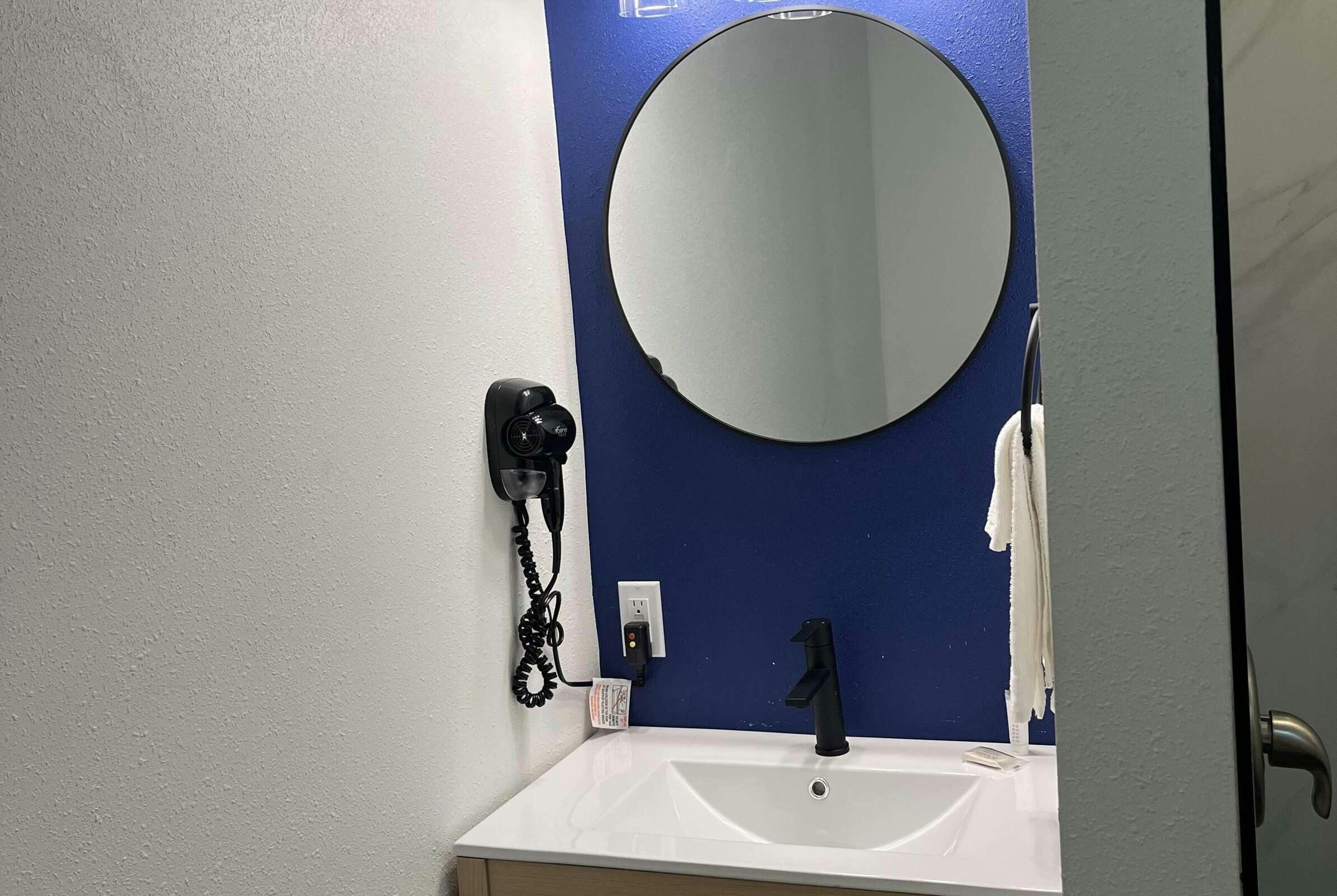 Hotel Travelodge by Wyndham Bainbridge photo 5