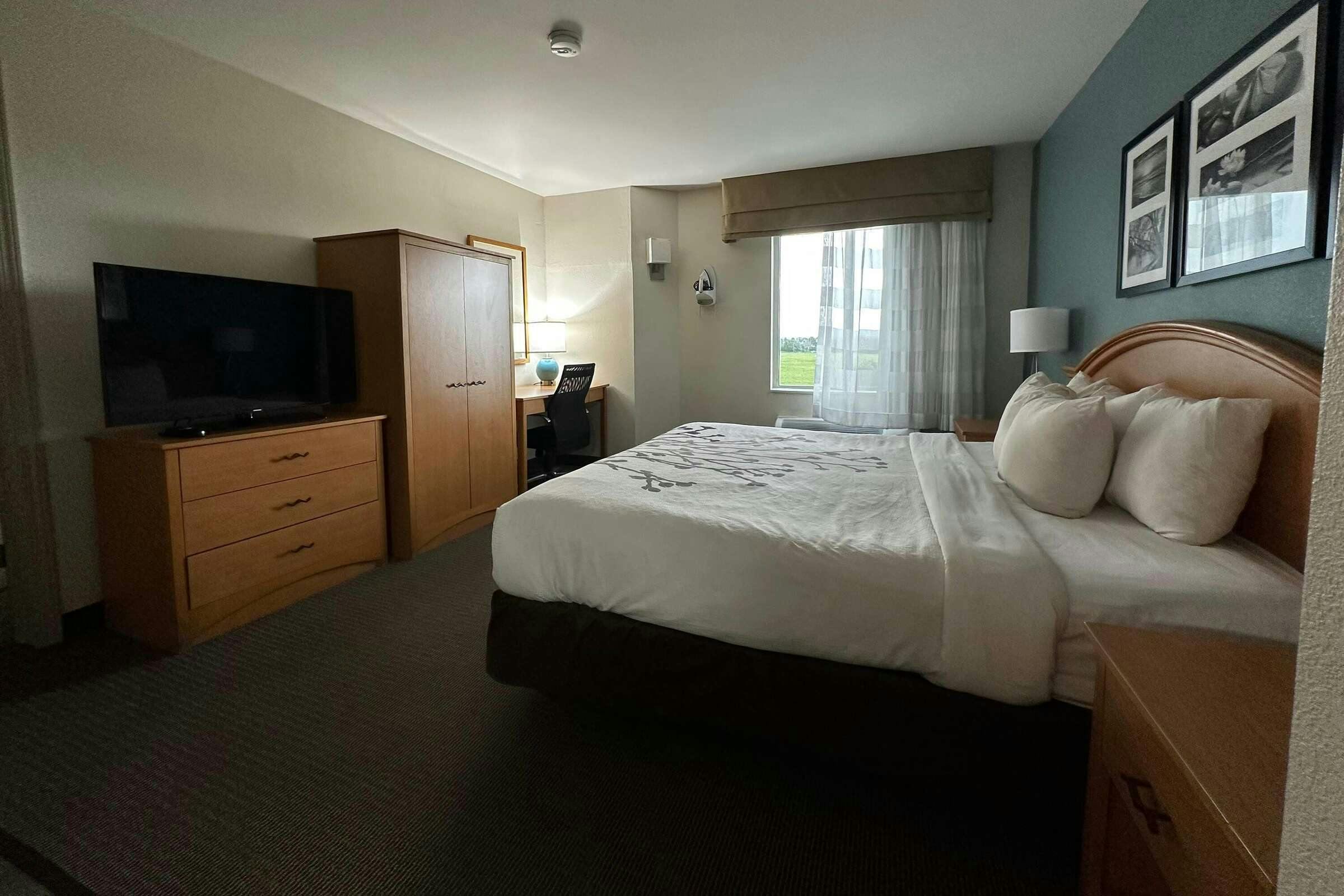 Hotel Baymont by Wyndham Slidell photo 1