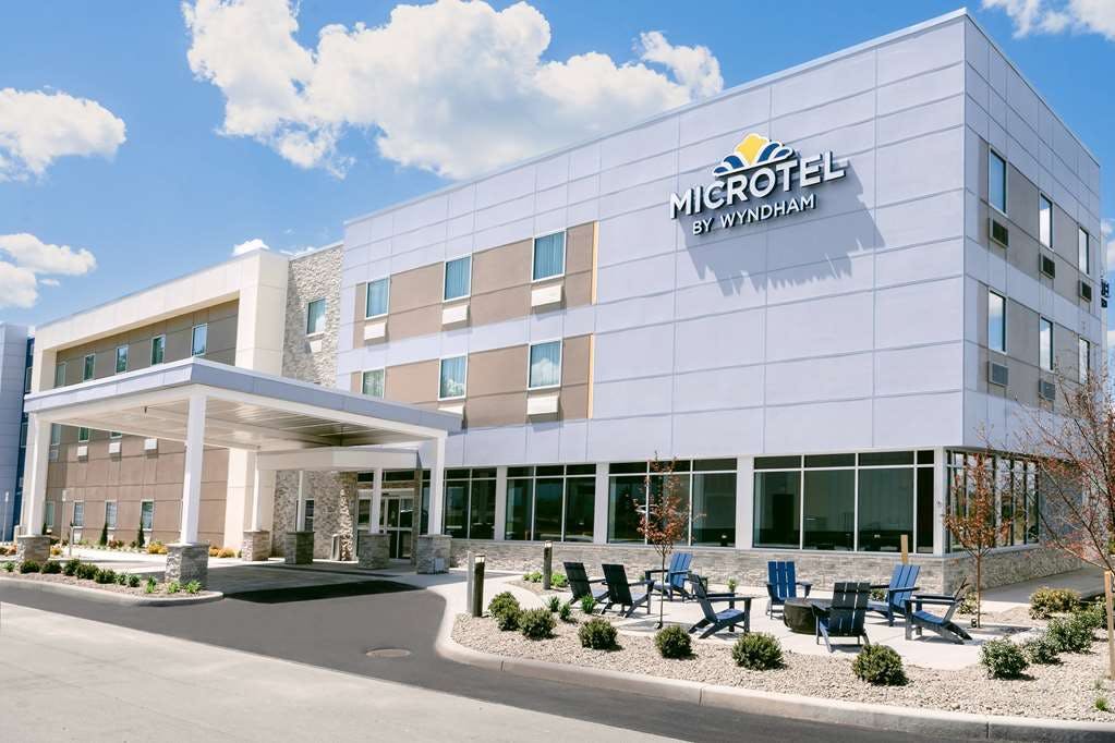 Microtel by Wyndham Newark NY