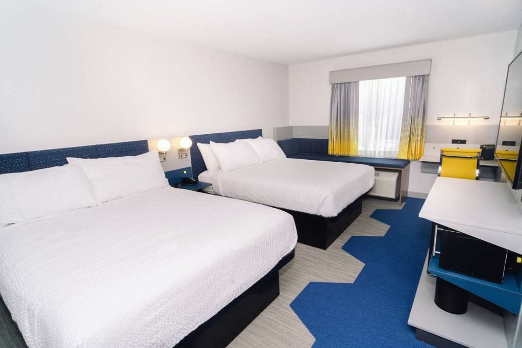 Hotel Microtel by Wyndham Newark NY photo 2