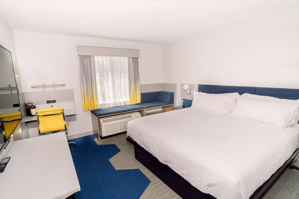 Hotel Microtel by Wyndham Newark NY photo 1