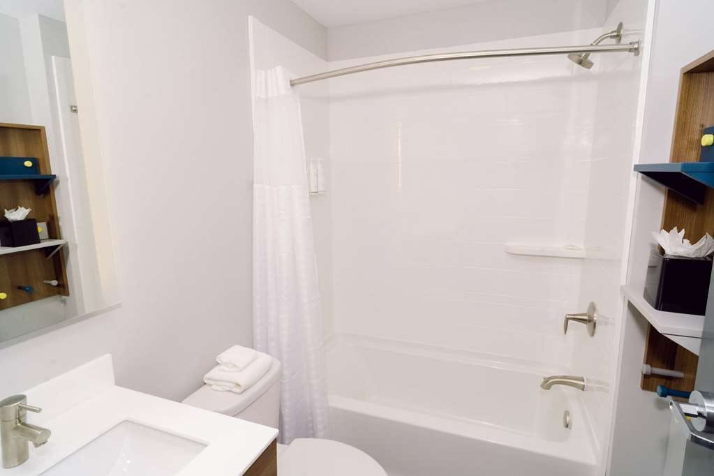 Hotel Microtel by Wyndham Newark NY photo 5