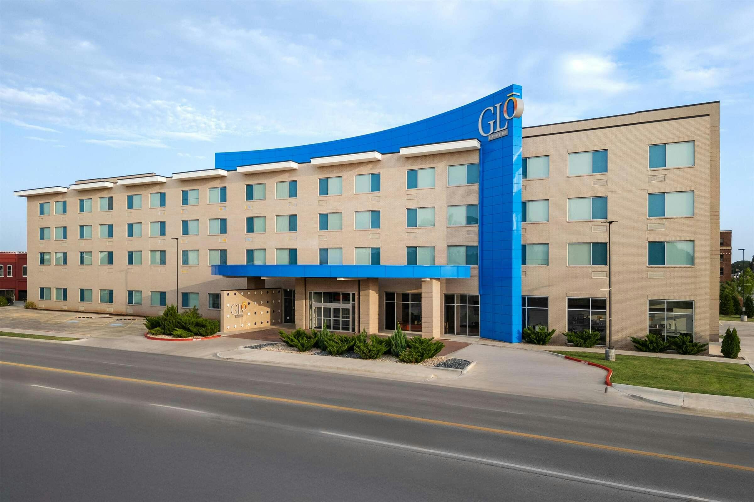 Glō Best Western Enid Ok Downtown/Convention Center Hotel