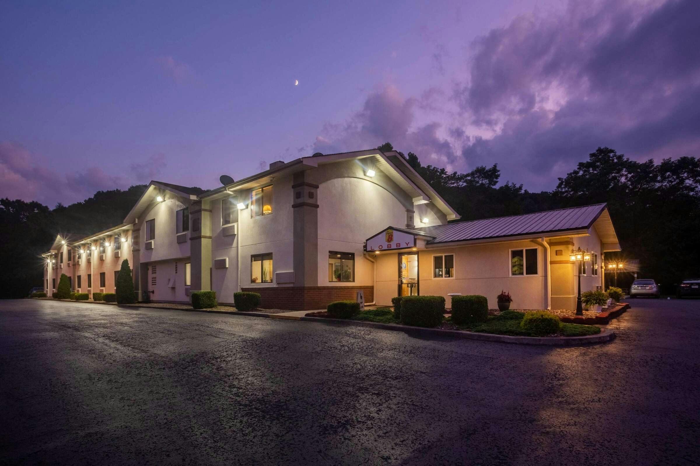 Hotel Super 8 Elkins WV photo 2