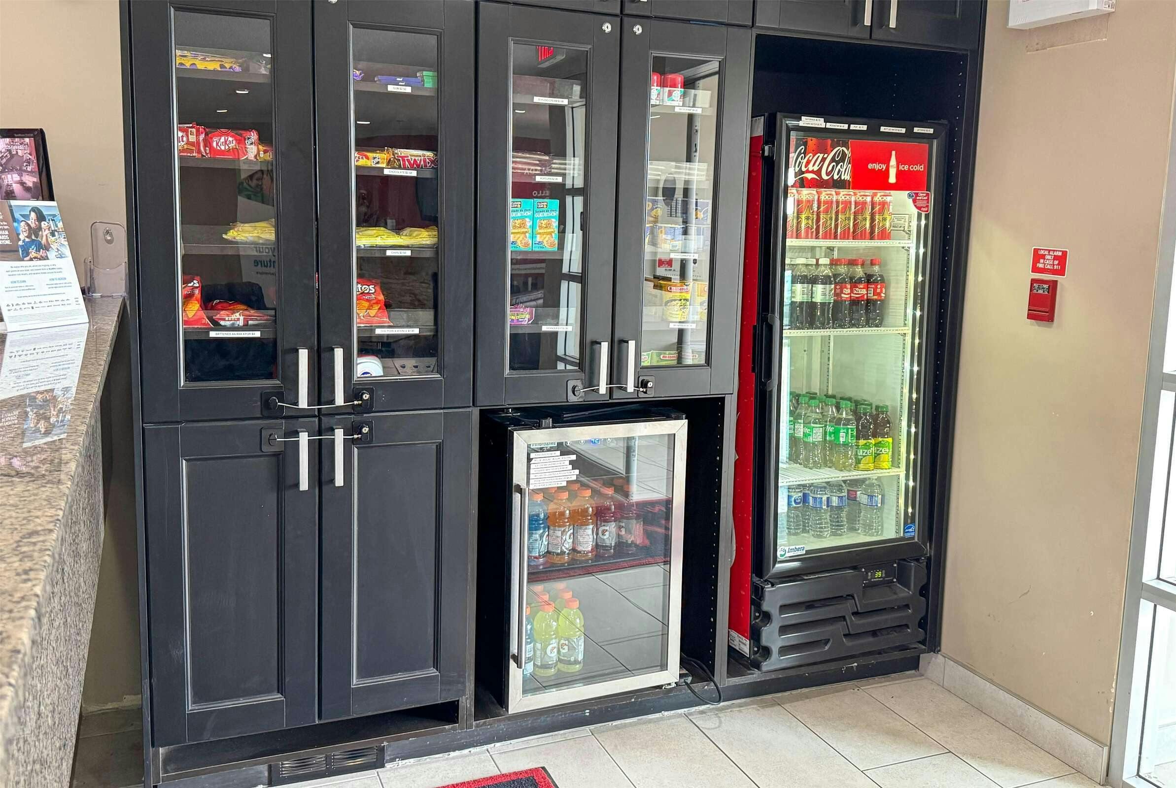 Hotel Ramada by Wyndham Sherwood Park photo 3