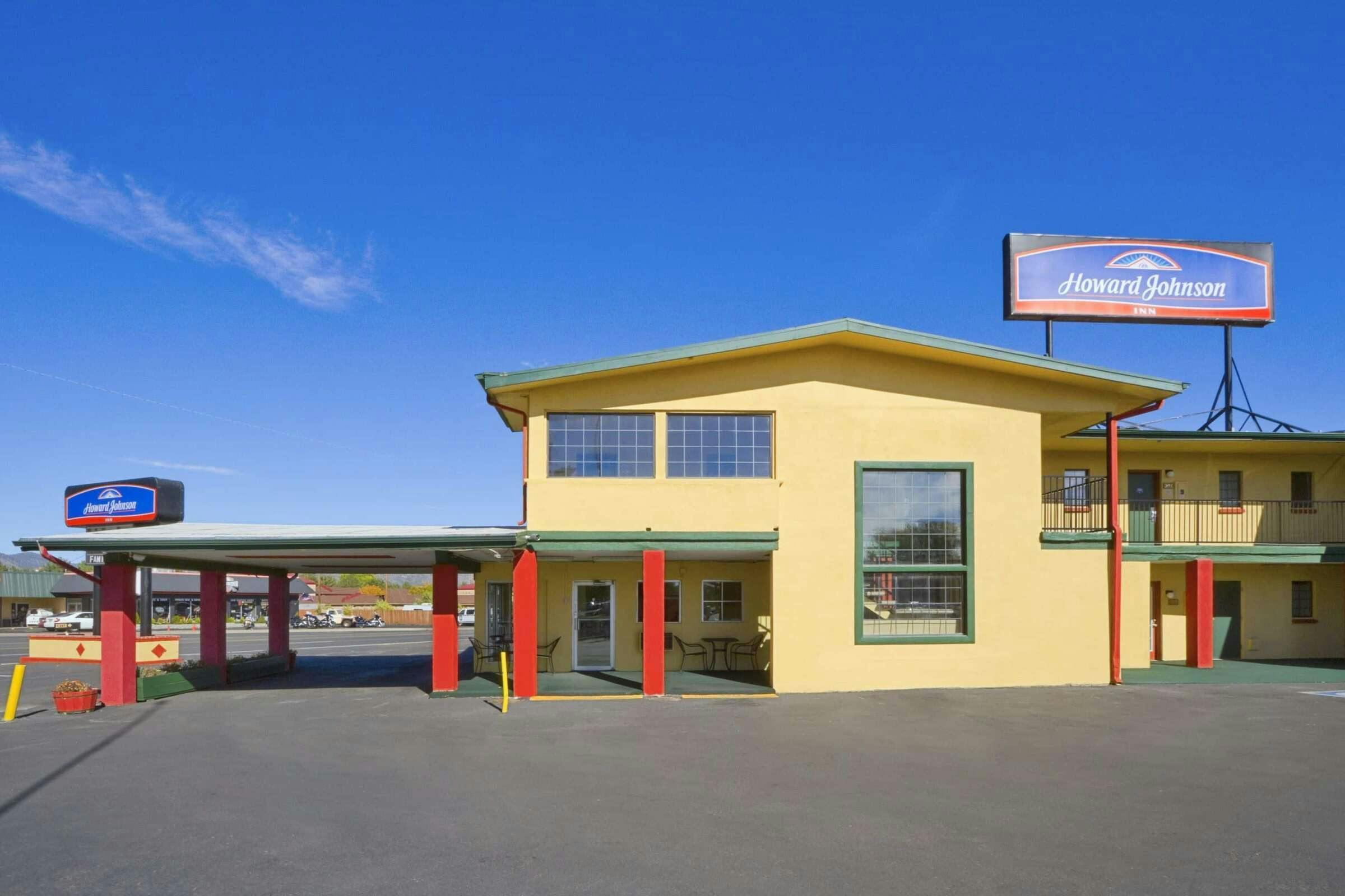 HoJo Flagstaff University West