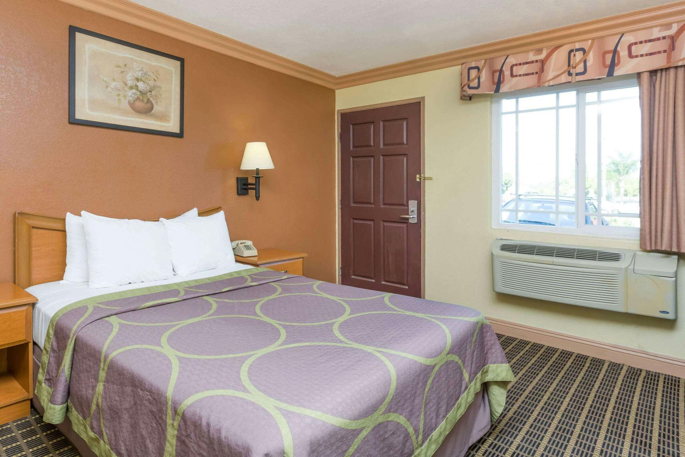 Hotel Super 8 Azusa photo 5