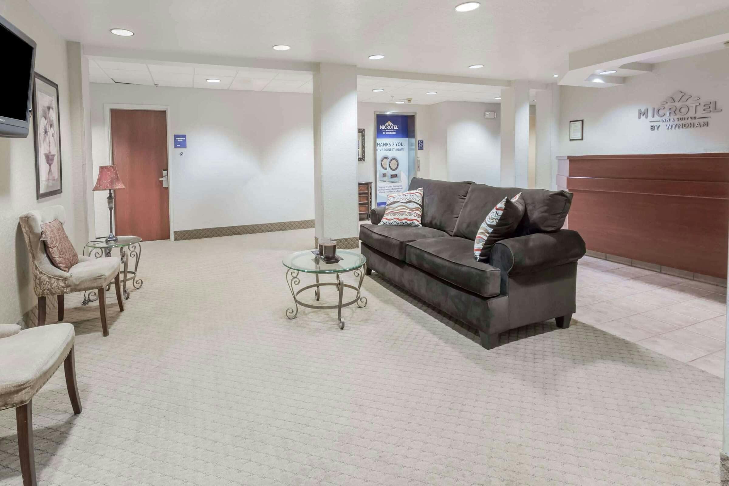 Hotel Microtel Marianna photo 1