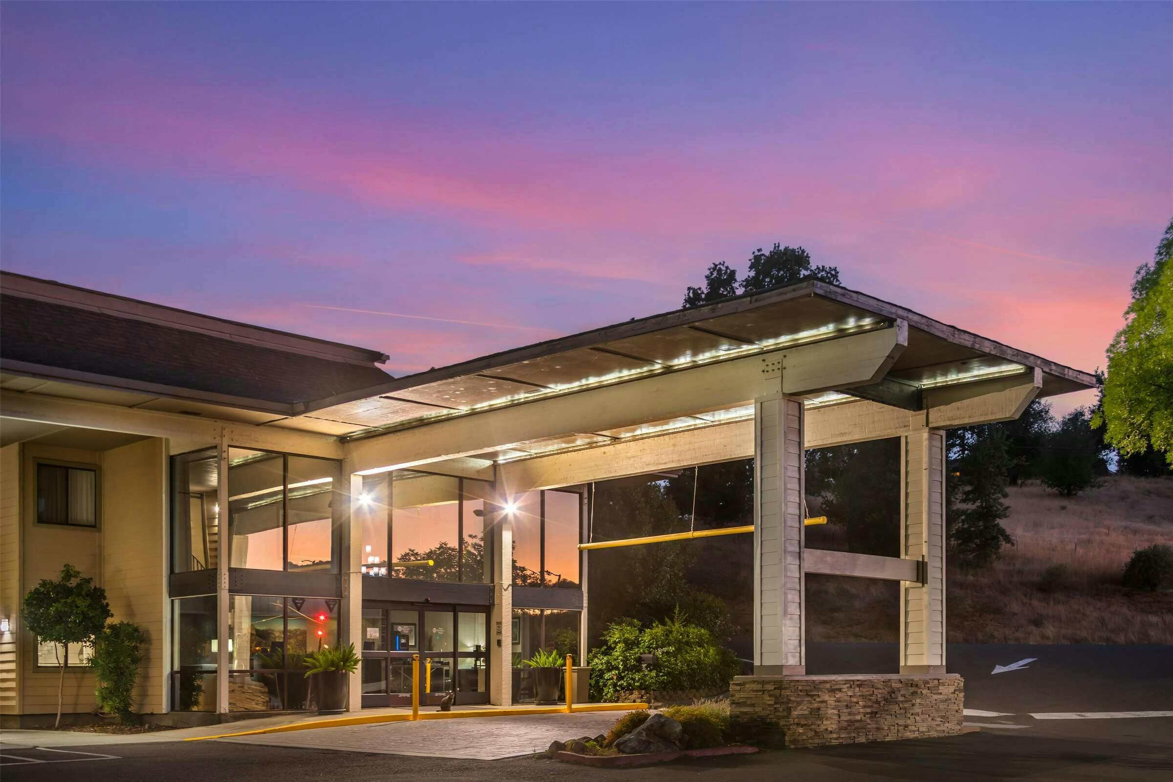 Best Western Plus Sonora Oaks Hotel & Conference Center