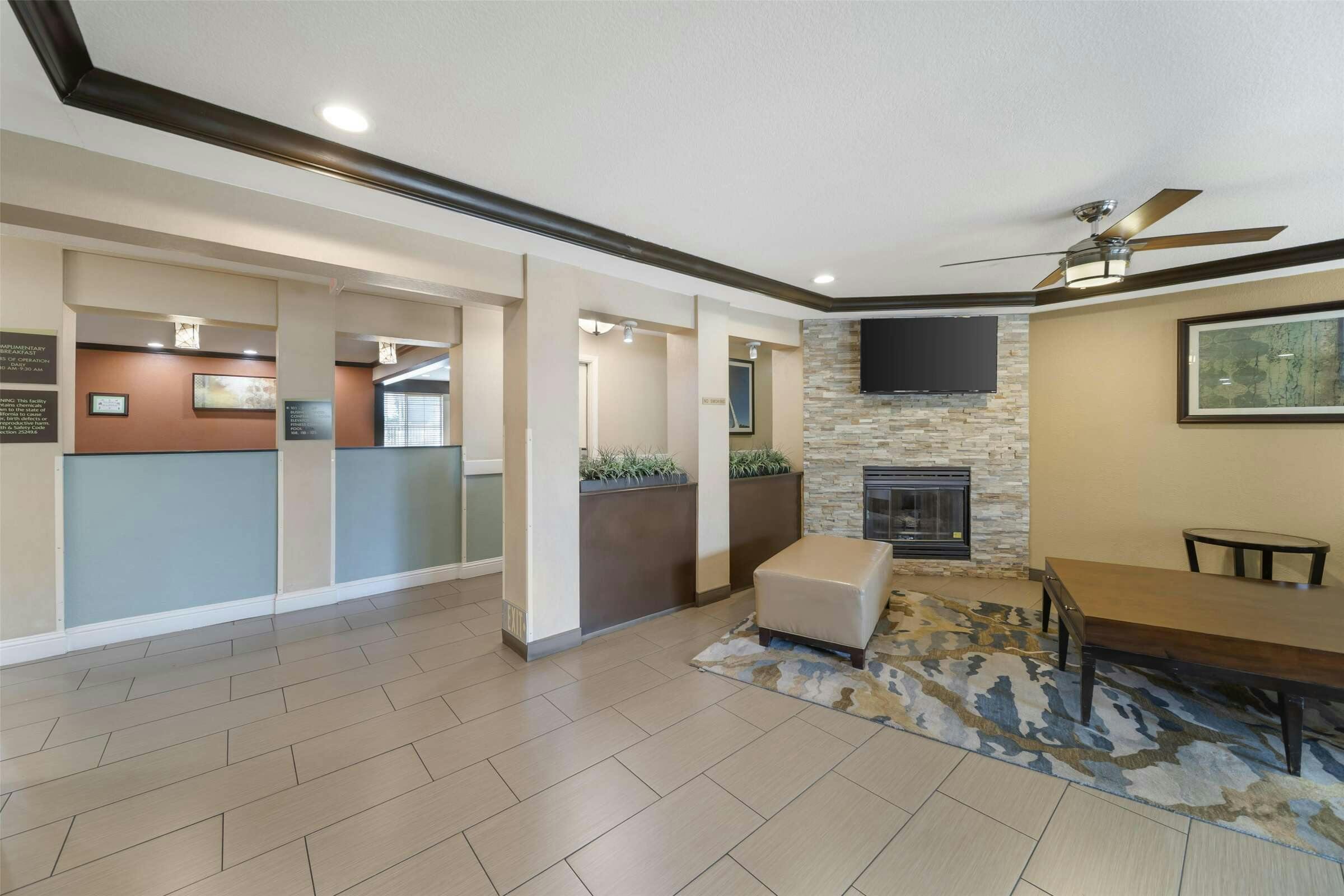 Hotel Best Western Plus Twin View Inn & Suites photo 1