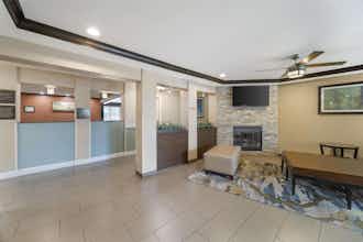 Hotel Best Western Plus Twin View Inn & Suites photo 1
