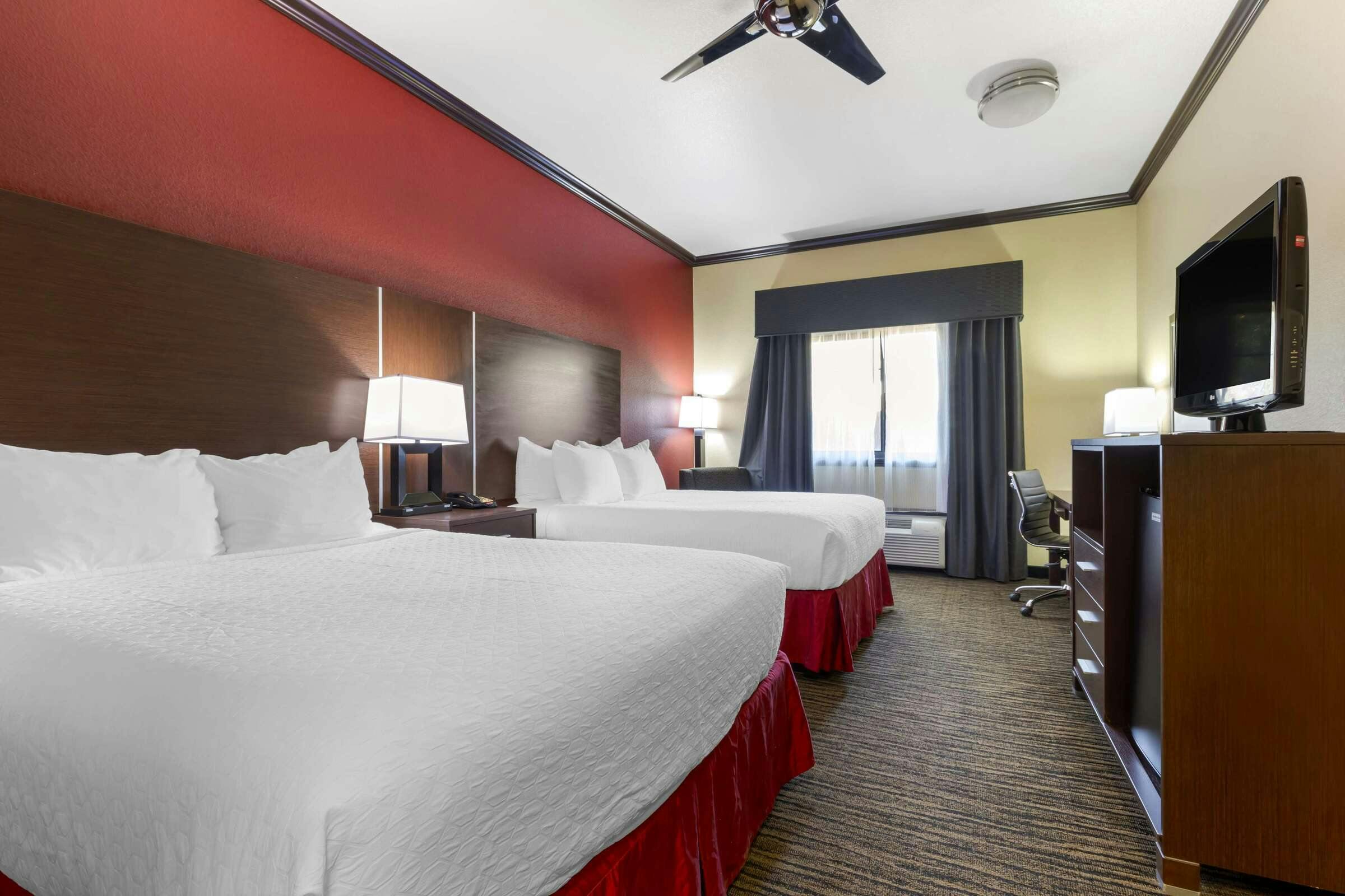 Hotel Best Western Plus Classic Inn & Suites photo 1