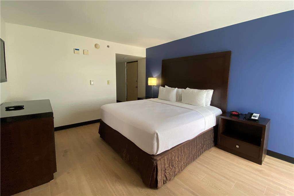 Hotel Wyndham NOLA Airport photo 1