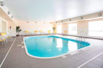Hotel Wingate Oshkosh photo 5