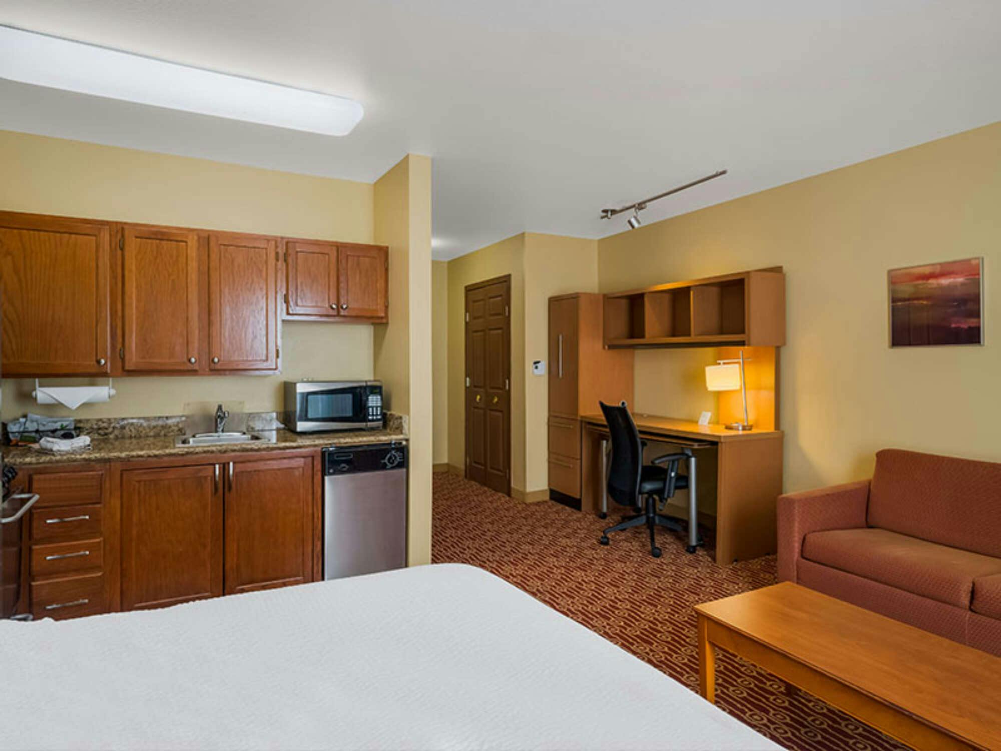 Hotel Sonesta Simply Suites Detroit Warren photo 2