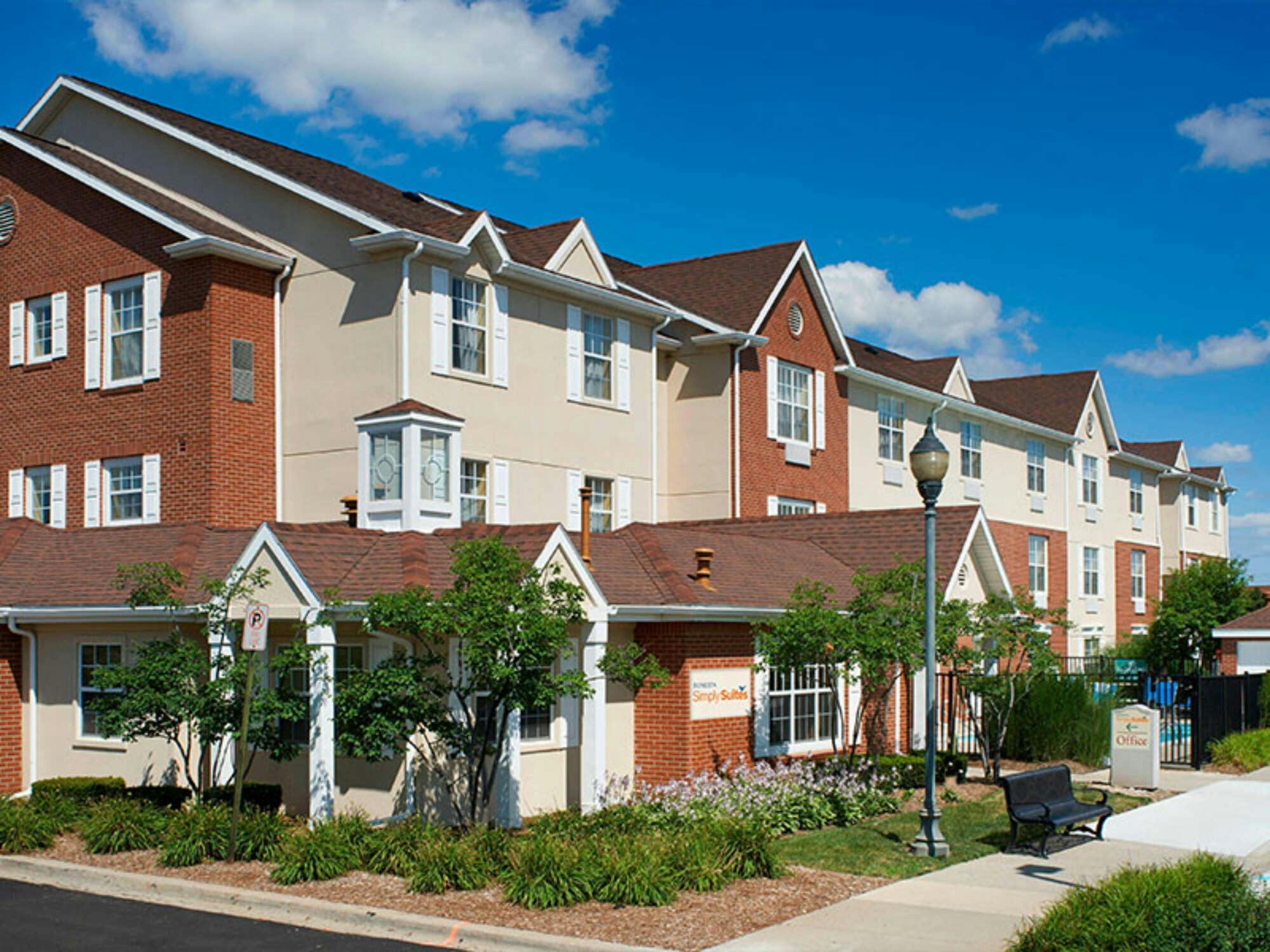 Sonesta Simply Suites Detroit Warren