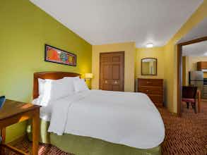 Hotel Sonesta Simply Suites Detroit Warren photo 3