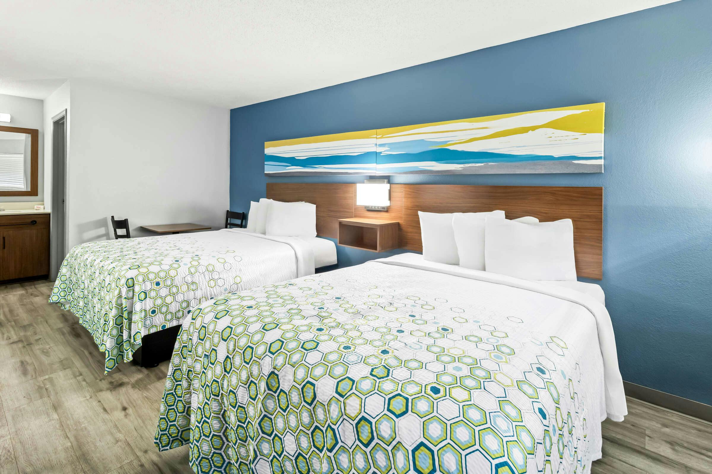 Hotel HomeTowne Studios Florence, KY-Cincinnati Airport photo 2