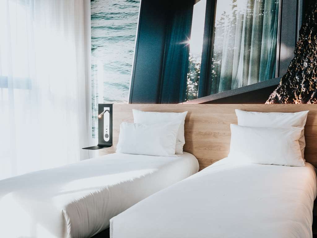 Hotel Novotel Angers Centre Gare photo 2