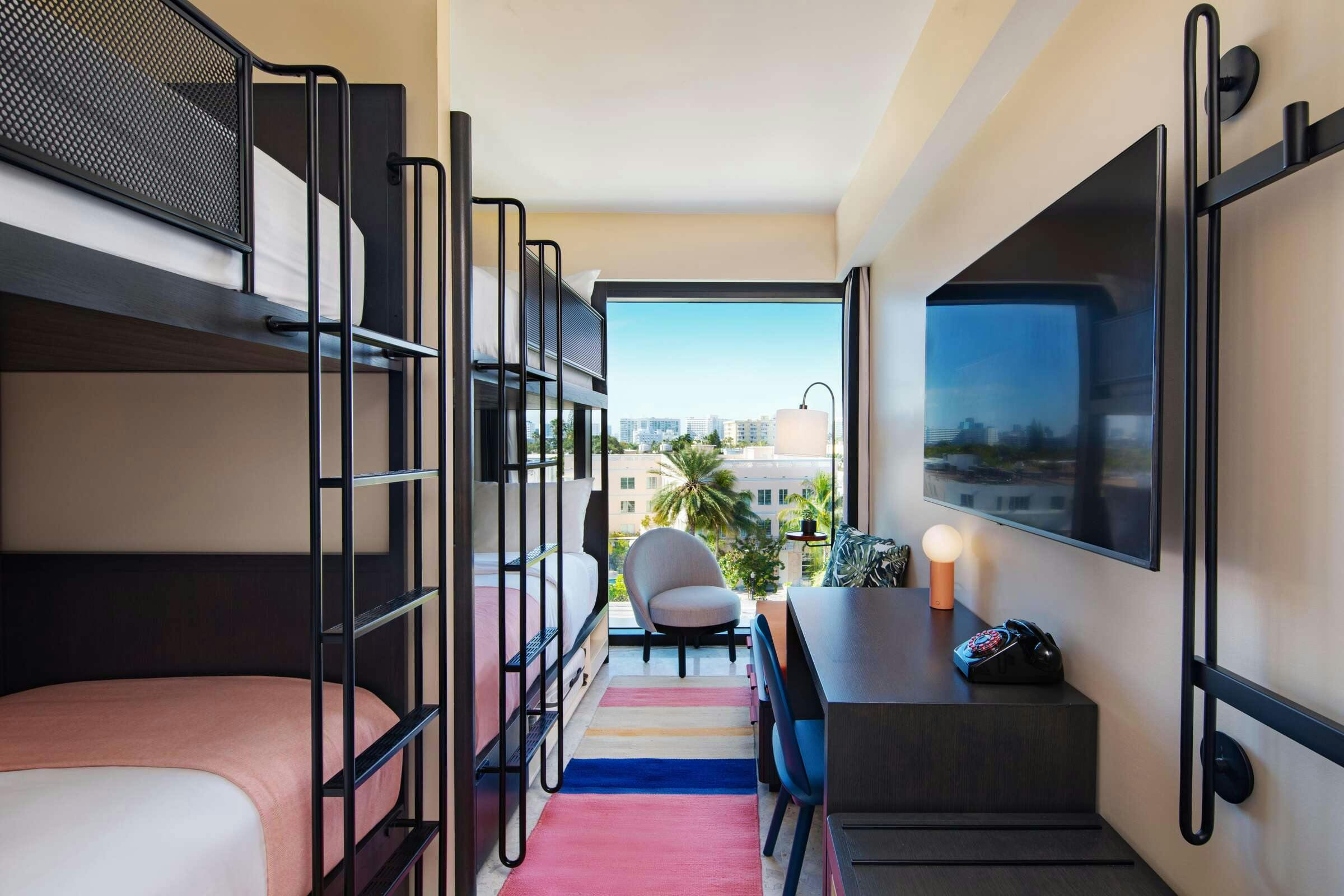 Hotel Moxy South Quad Bunks photo 4