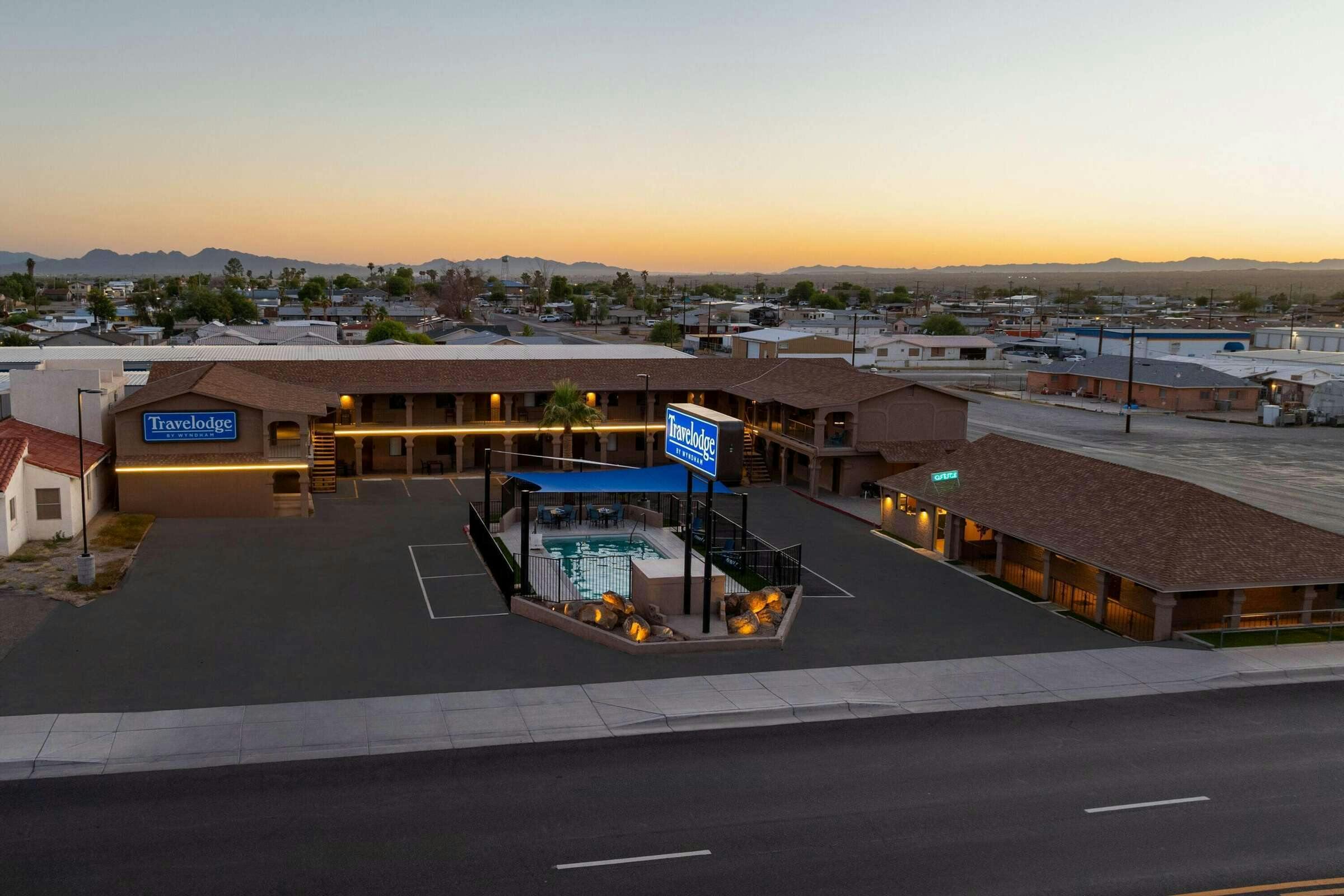 Hotel Travelodge by Wyndham Parker photo 2