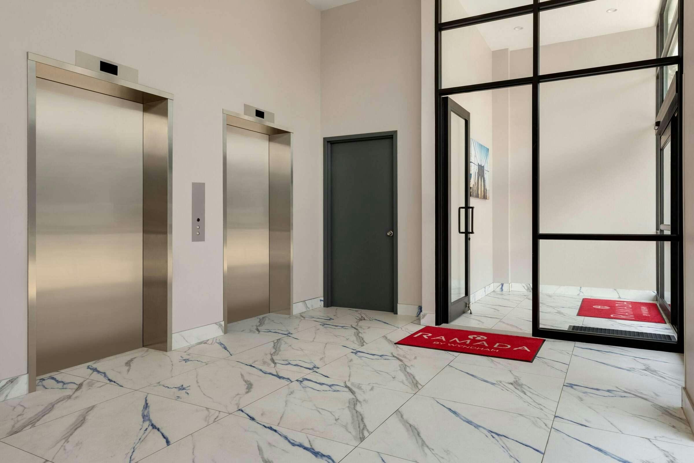 Hotel Ramada by Wyndham Brooklyn Empire Blvd photo 4