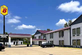 Hotel Super 8 by Wyndham Vincennes photo 1