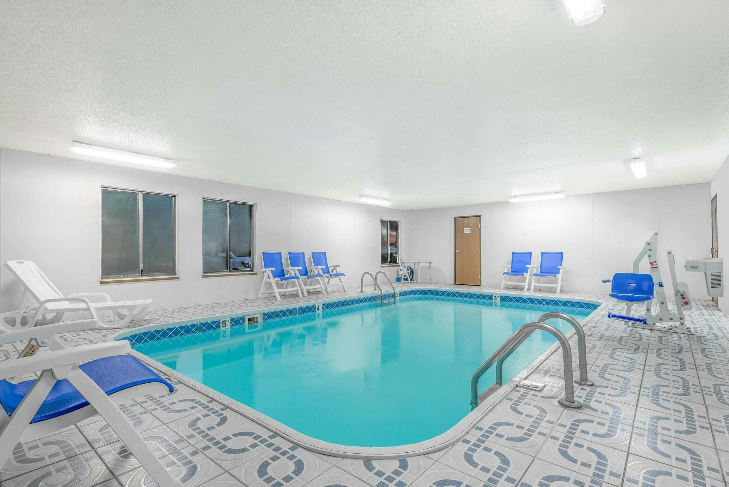 Hotel Super 8 by Wyndham Vincennes photo 4