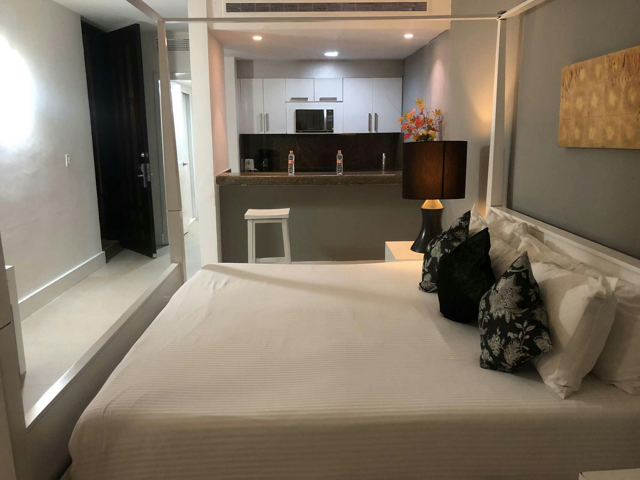 Hotel Aldea Thai By OceanFront photo 4