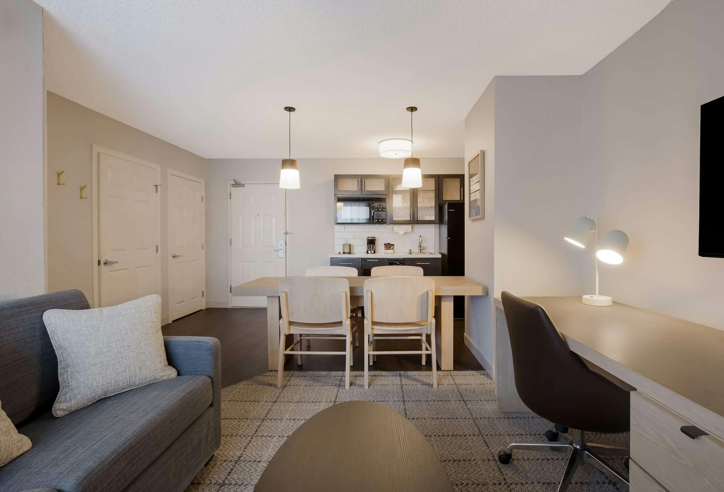 Hotel Sonesta Simply Suites Boston Burlington photo 4