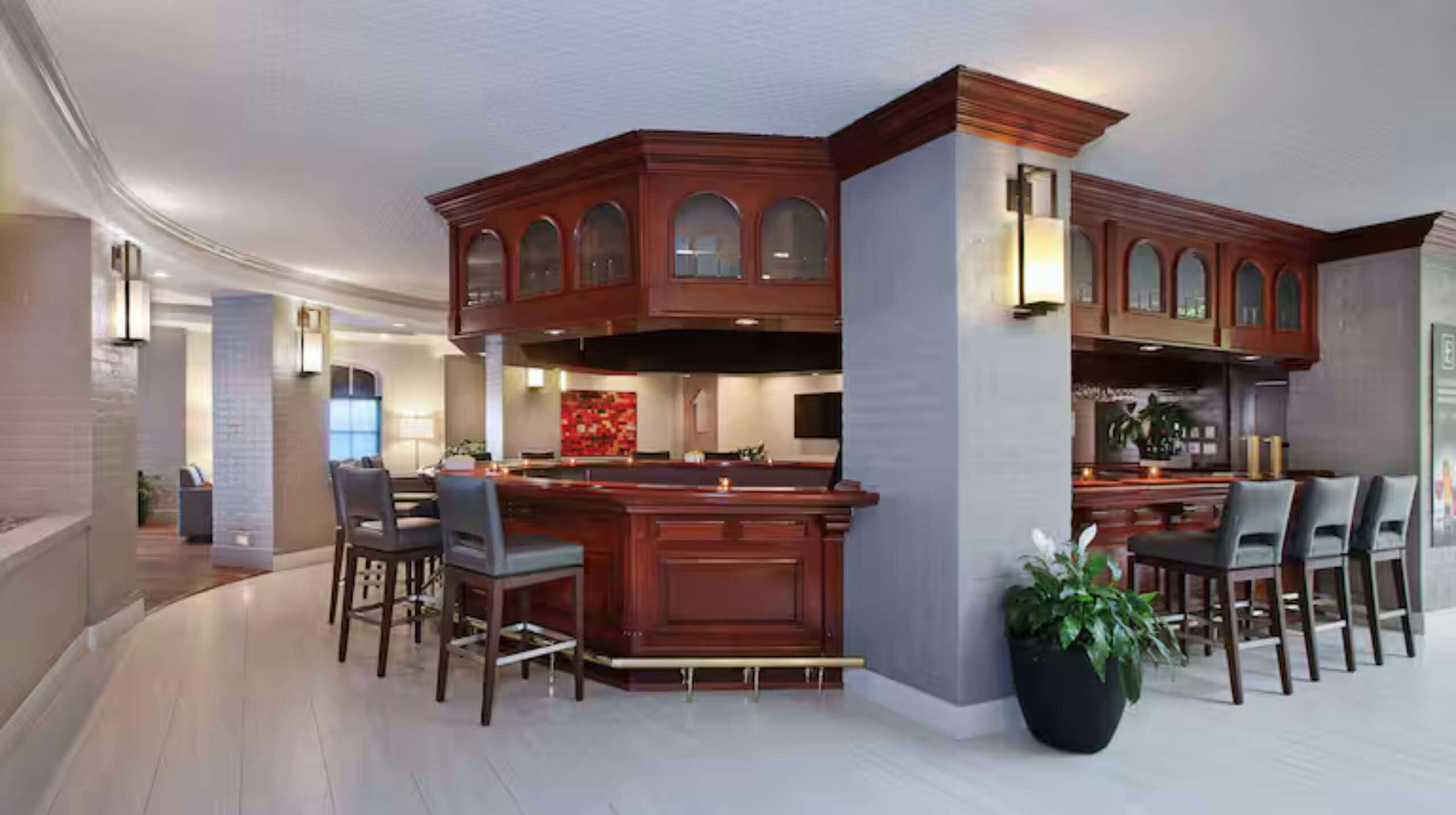 Hotel Embassy Suites by Hilton Anaheim North photo 3