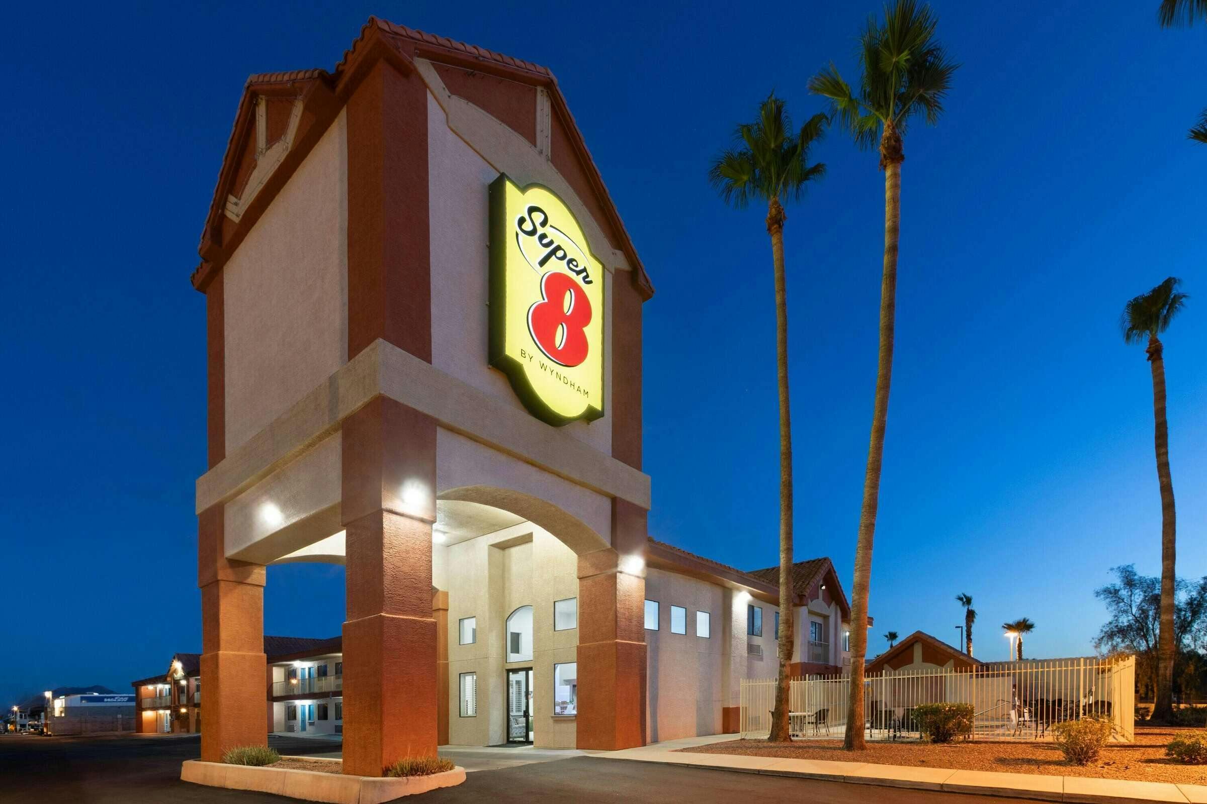 Super 8 by Wyndham Tucson/Grant Road Area AZ