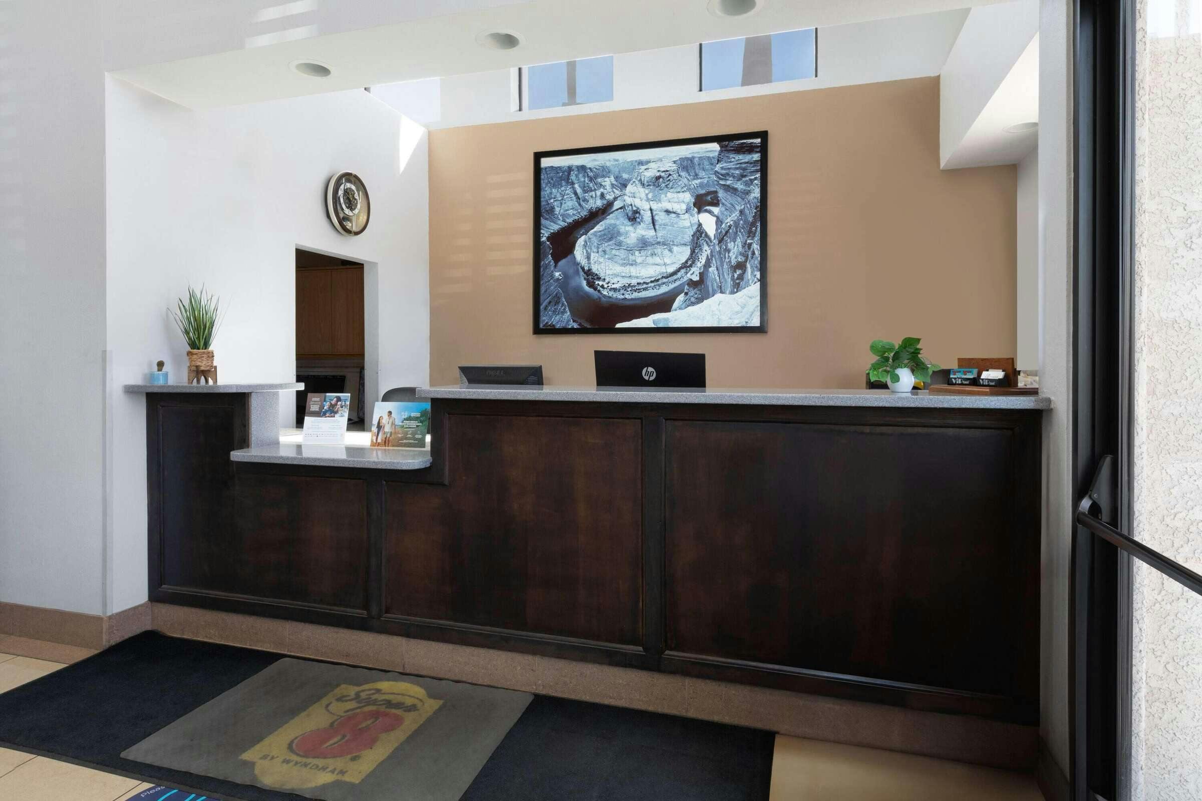 Hotel Super 8 by Wyndham Tucson/Grant Road Area AZ photo 2