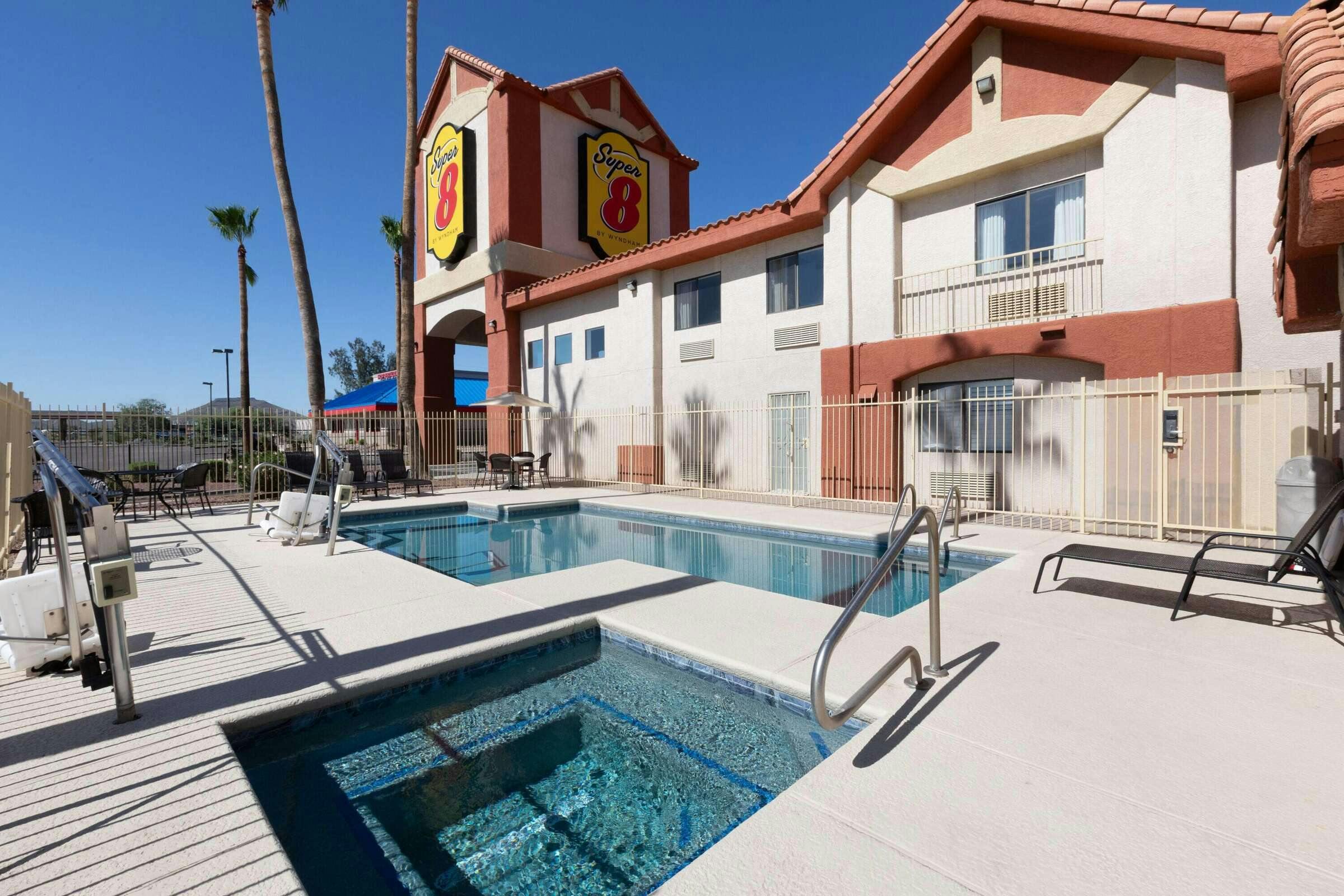 Hotel Super 8 by Wyndham Tucson/Grant Road Area AZ photo 5