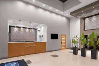 Hotel Travelodge on Disneyland Dr photo 3