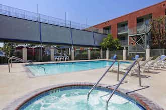 Hotel Travelodge on Disneyland Dr photo 4