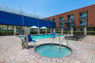 Hotel Travelodge on Disneyland Dr photo 5