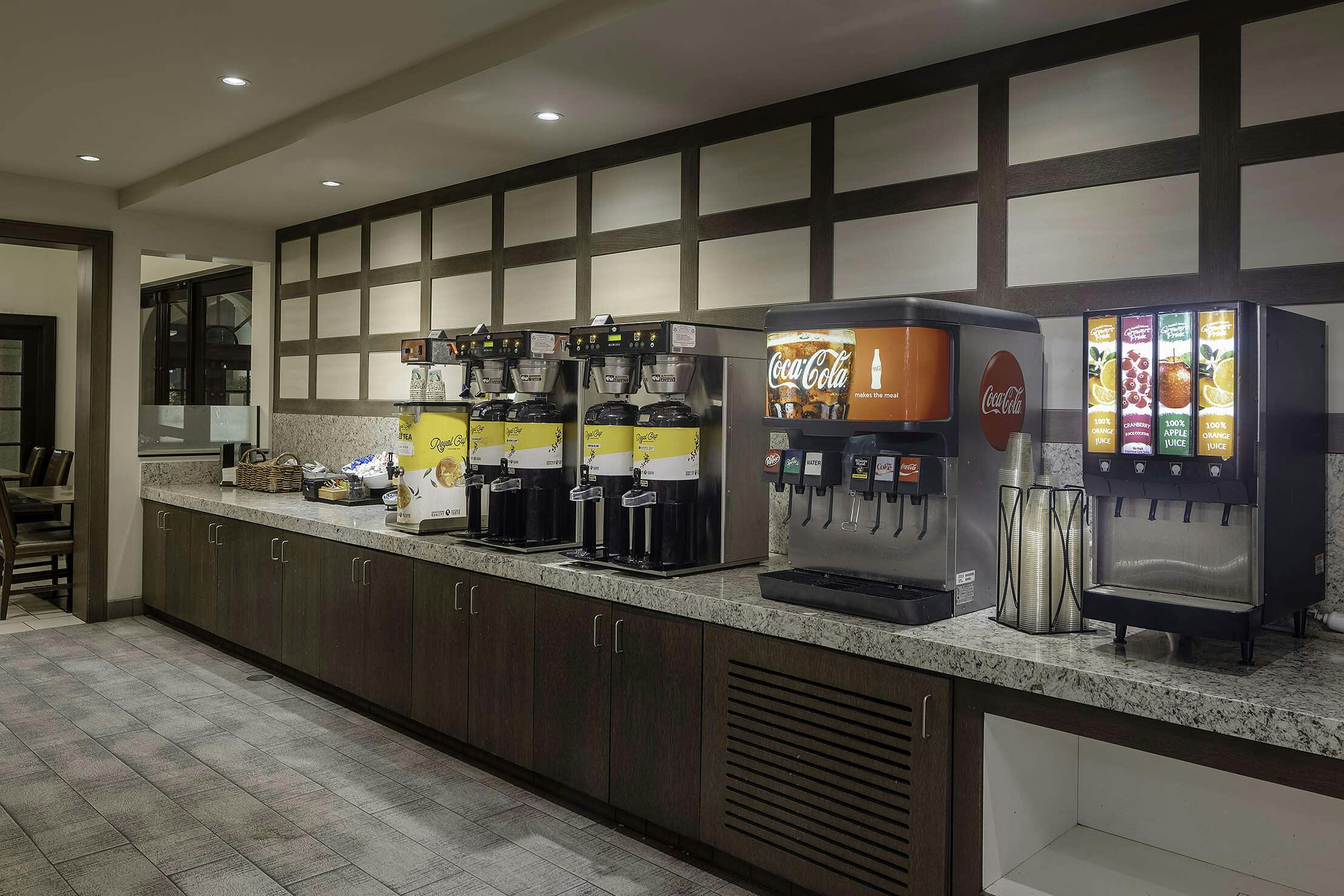 Hotel Embassy Suites by Hilton Palm Desert photo 4