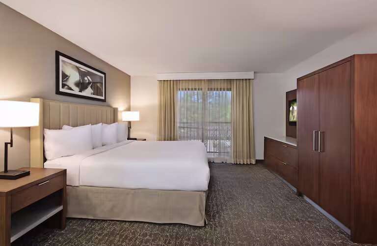 Hotel Embassy Suites by Hilton Palm Desert photo 1