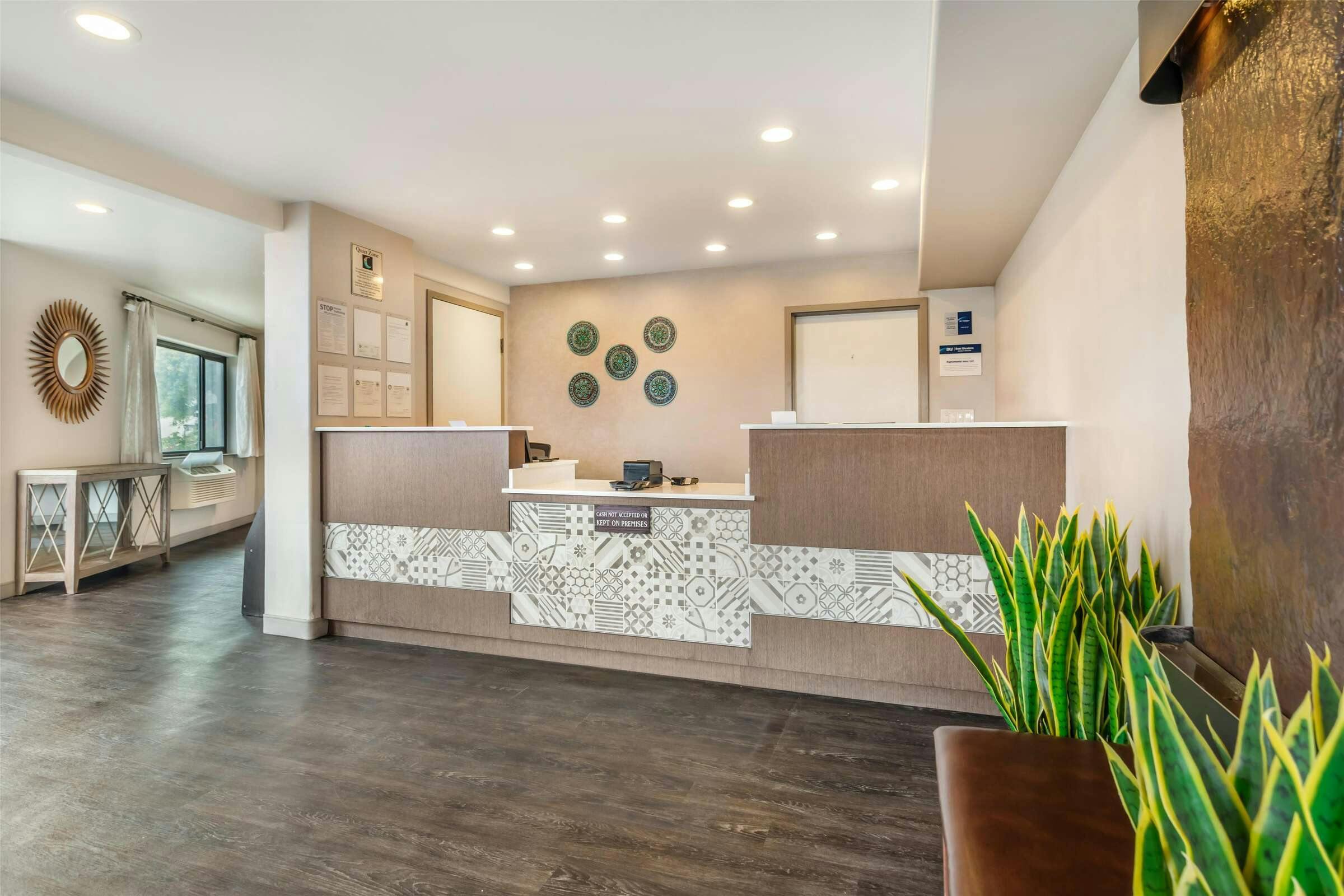 Hotel Best Western Rose Garden Inn photo 1